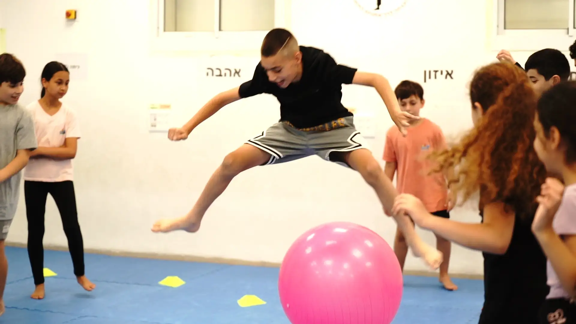 משחק-כדור-כיתות-ד-2-copy.webp